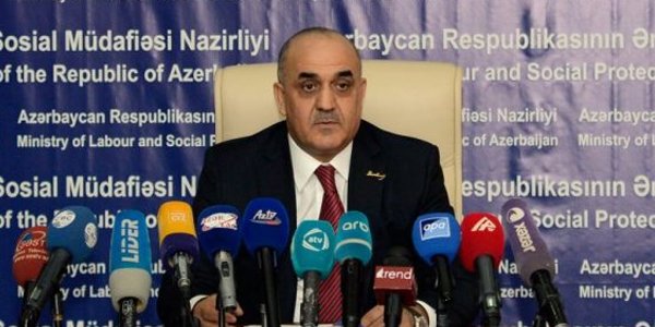 Səlim Müslümovun yüksək vəzifələrdə olan qohumları da işdən çıxarılır - ADLAR