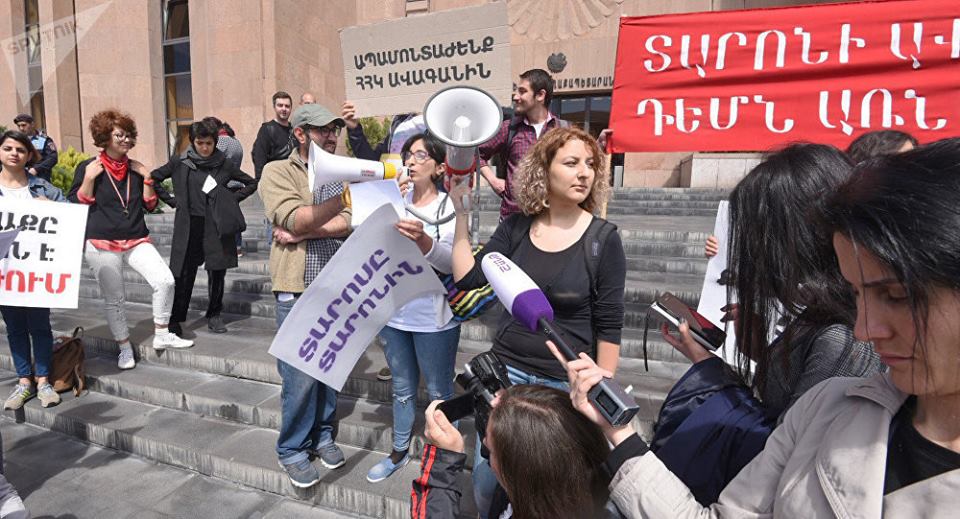 Yerevanı yenidən etiraz aksiyaları bürüdü