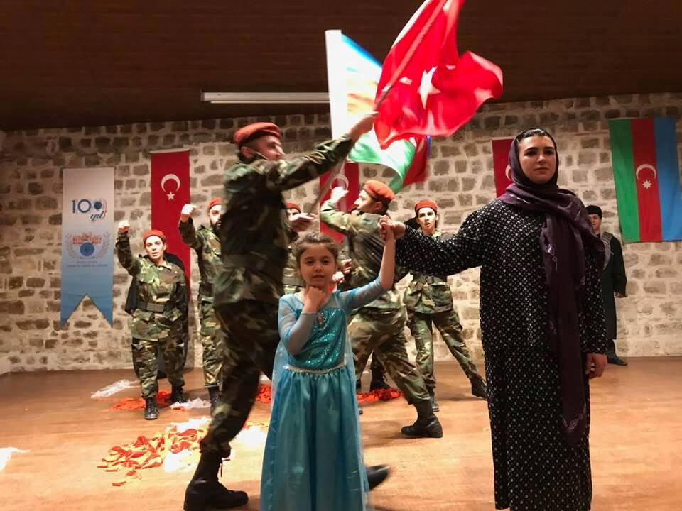 İrəvan Dövlət Azərbaycan Dram Teatrı qastrol səfərindən qayıtdı - FOTO