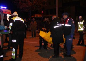 Türkiyədə avtomobil polis maşını ilə toqquşdu: 1 polis öldü, 4 nəfər yaralandı