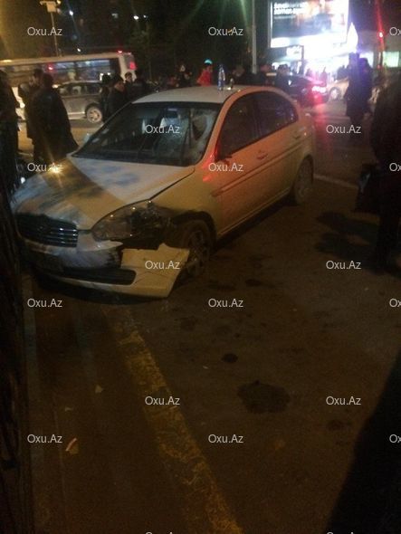 Bakıda avtomobil piyadalara çırpıldı - FOTO/VİDEO