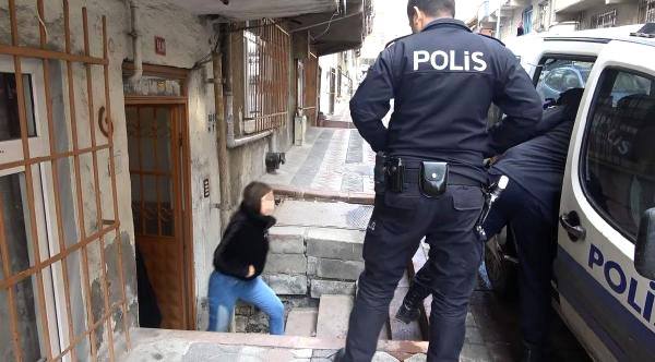 Qızını zəncirləyən ata həbs edildi-Foto