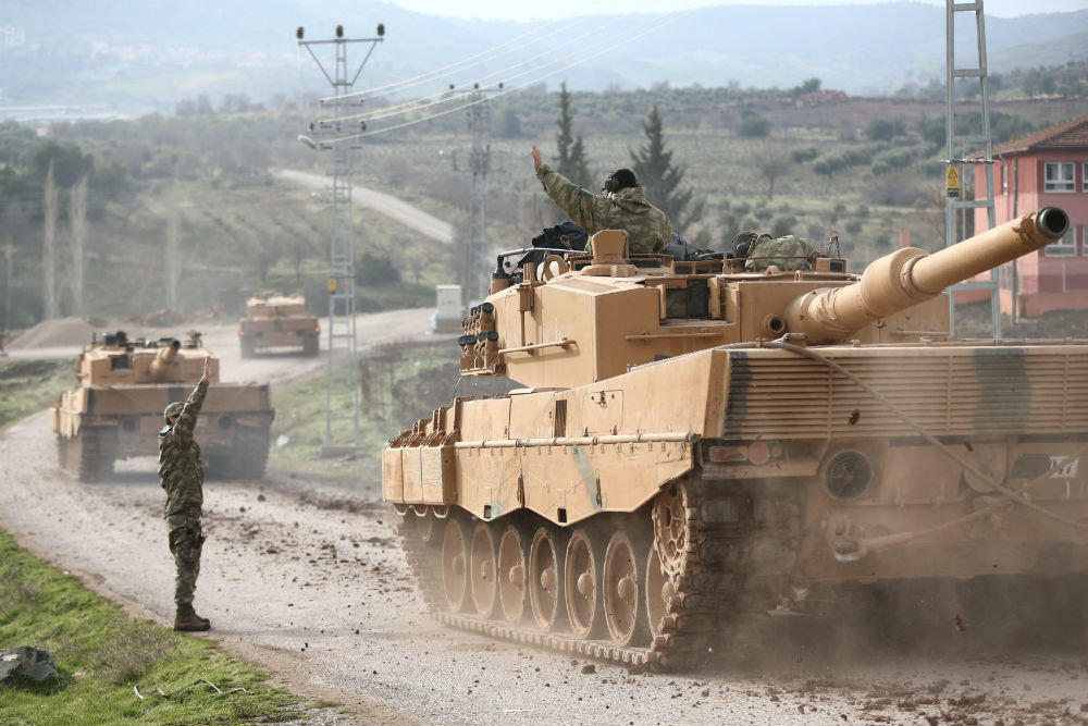 Türkiyə Suriya ilə sərhədə tankları yolladı