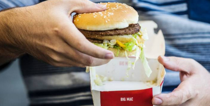 “McDonald’s”a ağır zərbə: Big Mac satmaq qadağan olundu