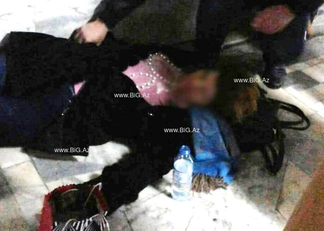 Bakı metrosunda qorxulu anlar: Qadını qıcolma tutdu - FOTO