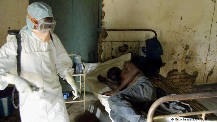 Ebola virusu Konqoda yüzlərlə insanı qırır