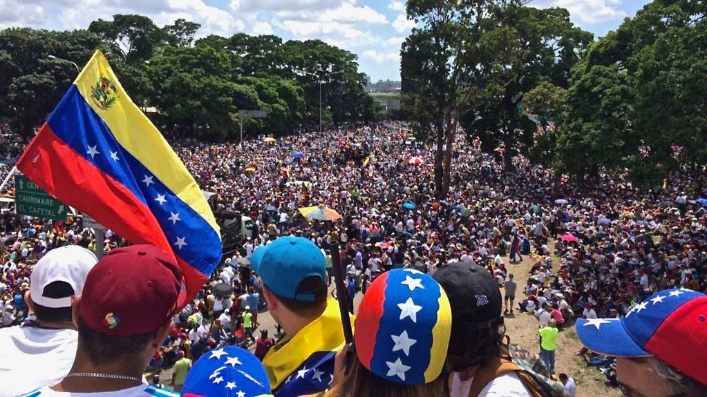 Venesuela olaylarının neftə nə kimi təsirləri ola bilər?- ekspert təsir olmayacağını deyir 