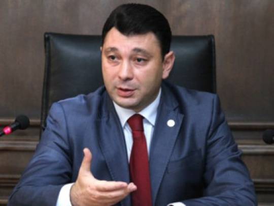 “Paşinyan Əliyevə istinad edir, onun görünüşü qürurlu deyildi