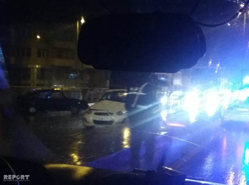 Bakıda qəza: yük maşını aşıb, yol tam bağlanıb - FOTO - VİDEO