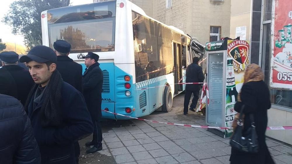 Sumqayıtda 42 nəfərin yaralandığı dəhşətli avtobus qəzasının VİDEOSU