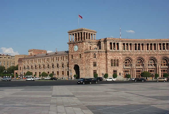 Ermənistanda hökumət binasında yanğın