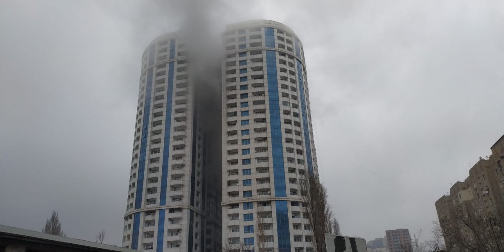 Dünən yanan bina Kəmaləddin Heydərovun imiş - FOTO