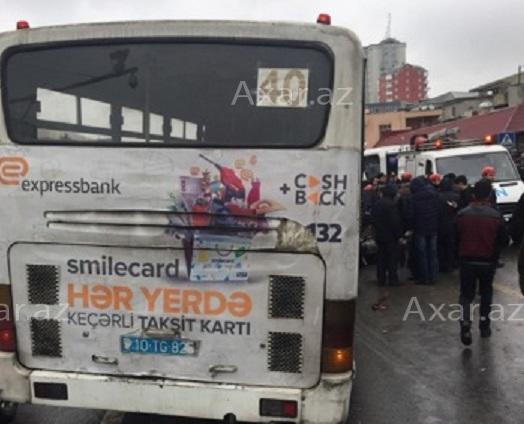 Bakıda avtobus dəhşətli qəza törətdi - Foto