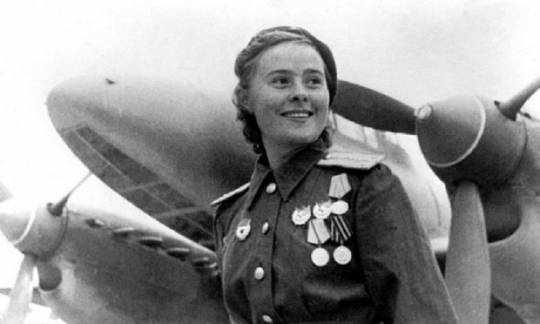 Stalini xilas edən  azərbaycanlı qadın pilot kimdir?