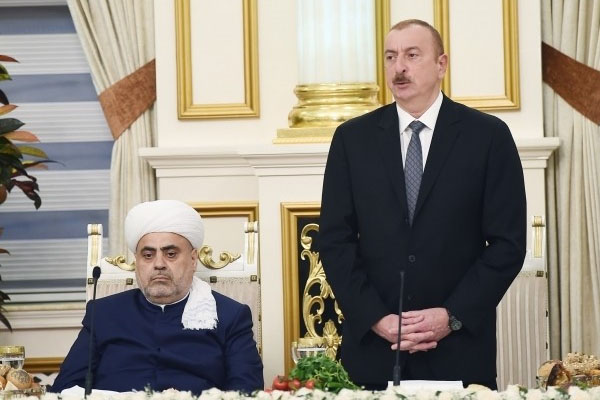 Prezident Ramazan ayı münasibətilə iftar mərasimində iştirak edib - FOTOLAR