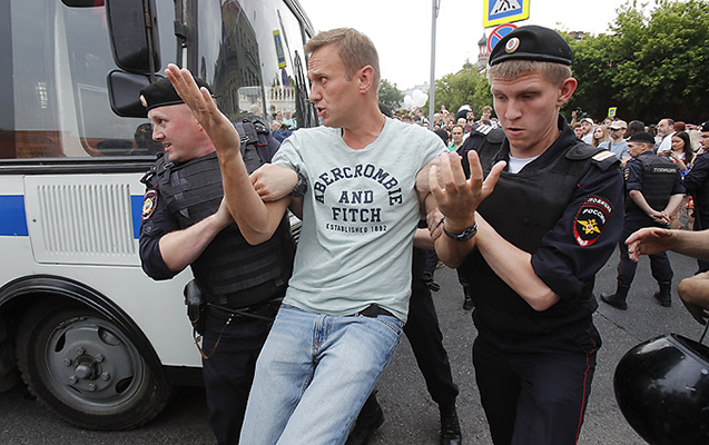 Moskvada kütləvi etirazlar - 95 nəfər saxlanıldı
