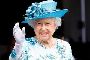Britaniya kraliçası saraydan «qaçıb» – Gəmiricilərin hücumuna görə…
