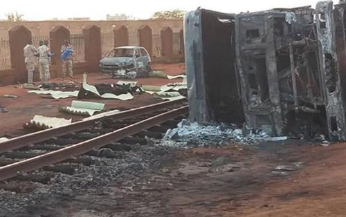 Nigeriyada neft tankeri partladı - 50 ölü, 70 yaralı