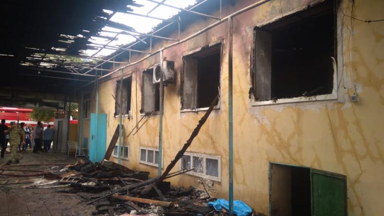Eyni ev dördüncü dəfə yandı (FOTOLAR)