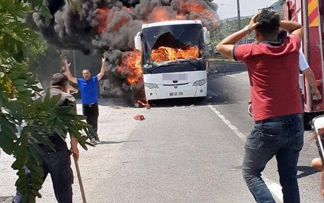Türkiyədə avtobus yandı - 5 nəfər öldü - VİDEO