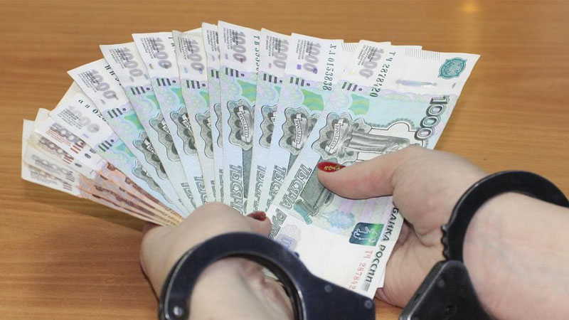 Azərbaycanlı qadın Rusiyaya 3 milyon pul keçirmək istədi