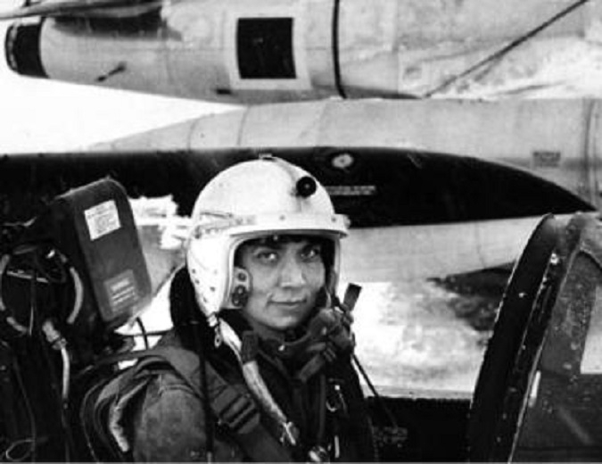 NATO-nun ilk azərbaycanlı qadın pilotu: Ləman Bozqurd kimdir? - FOTO