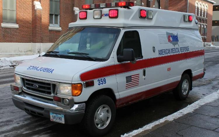 ABŞ-da xəstələri daşıyan avtobus aşıb, 13 nəfər yaralanıb