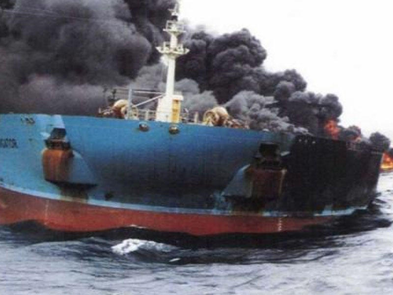 İran gəmisi Qırmızı dənizdə partladıldı