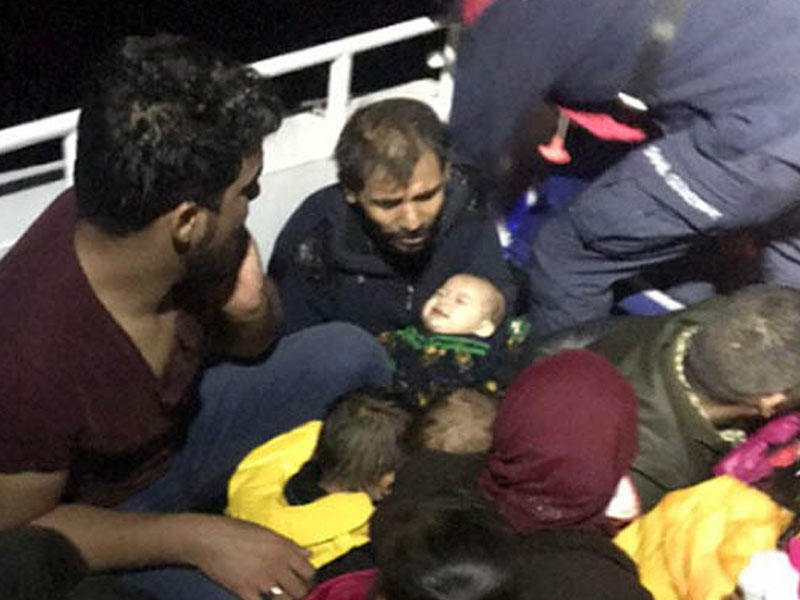Türkiyədə miqrantların gəmisi batdı: 1 uşaq öldü, digəri itkin düşdü
