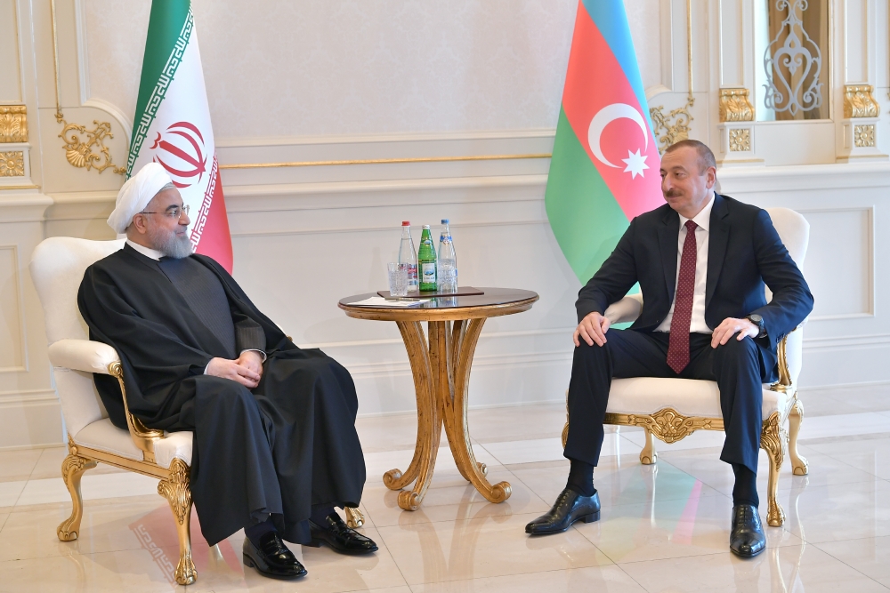 İlham Əliyev İran Prezidenti ilə görüşdü - FOTOLAR