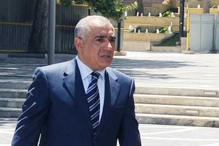 Əli Əsədov Mikayıl Cabbarovu kollektivə təqdim etdi