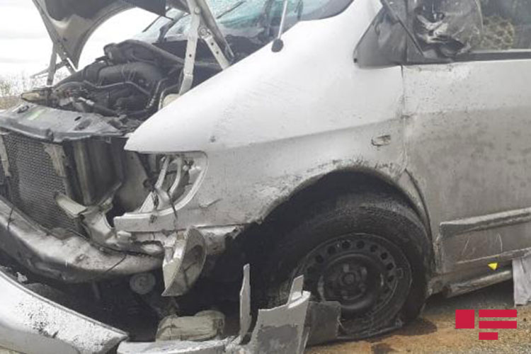 Bakı-Şamaxı yolunda mikroavtobus aşdı: 2 ölü, 5 yaralı