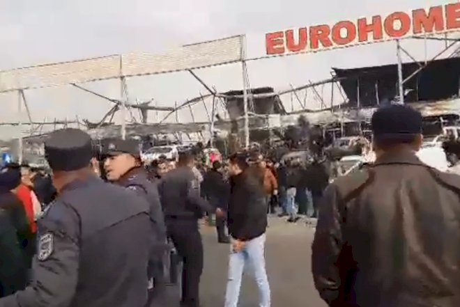“EuroHome”da mağazaları yananlar Sumqayıt yolunu bağladı – Aksiya + Video