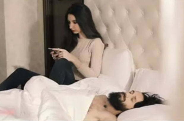 Nadir açıq-saçıq, yataq səhnələrinin yer aldığı klipini təqdim etdi - VİDEO