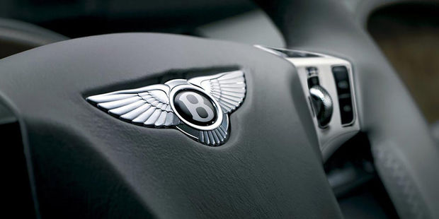 “Bentley” iki milyon dollarlıq yeni kabrioletinə ad tapdı - VİDEO