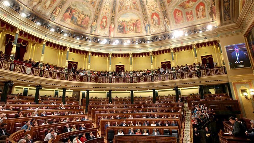 İspaniya parlamenti fəaliyyətini dayandırır