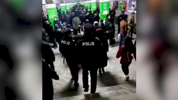 Bakı metrosunda yenə sıxlıq yarandı, polis hərəkətə keçdi - Video