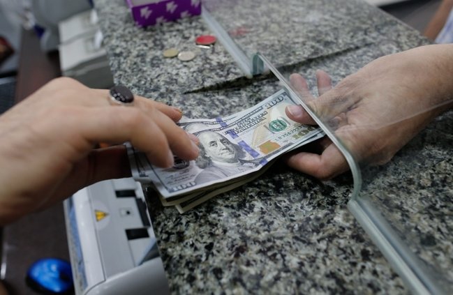 Azərbaycanda dollar alışı kəskin azalıb – NƏ BAŞ VERİR, NƏLƏR OLACAQ?