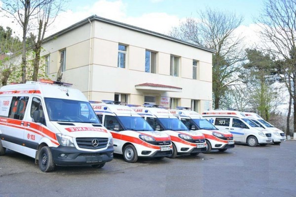 Azərbaycana 41 təcili tibbi yardım avtomobili gətirildi