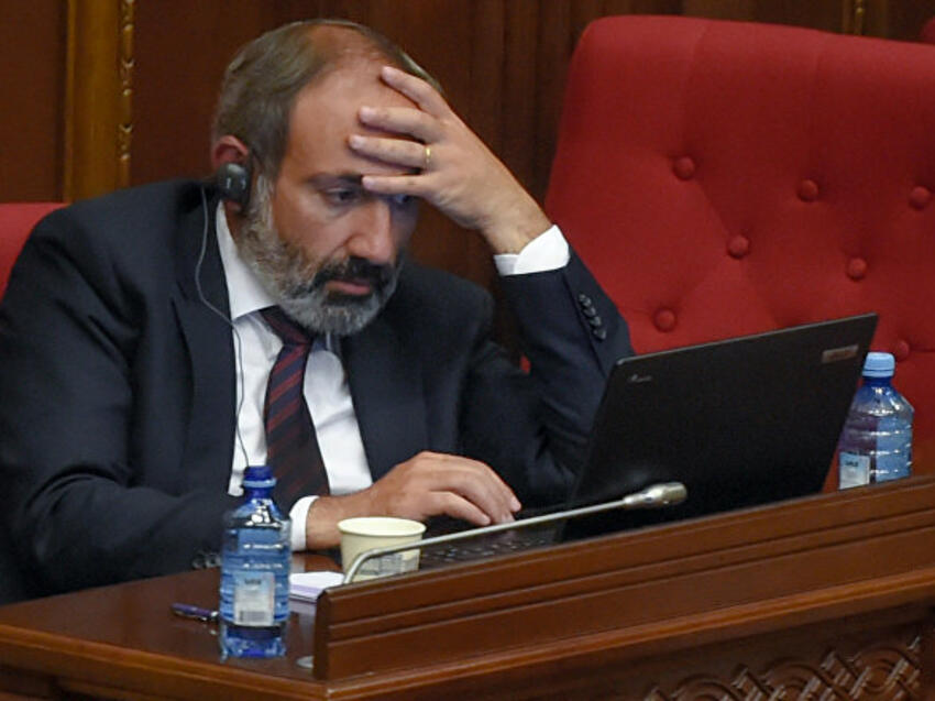 Ermənistanda siyasi böhran yaşanır...