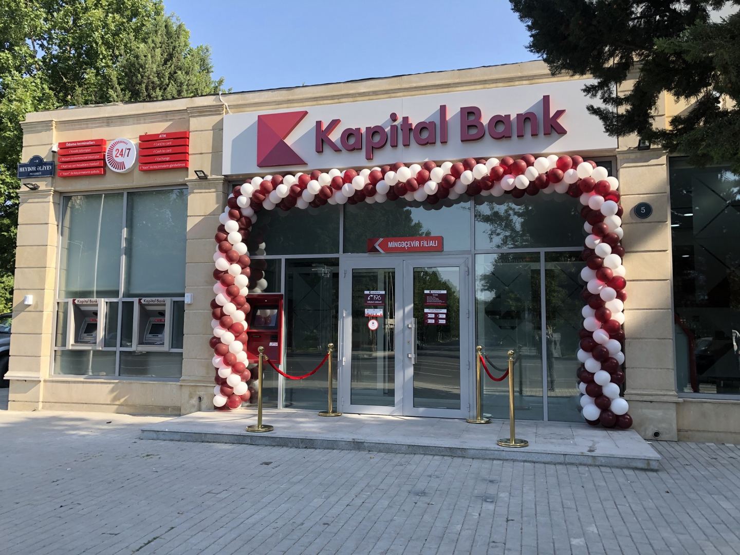 Kapital Bank yenilənən Mingəçevir filialını istifadəyə verdi - FOTOLAR