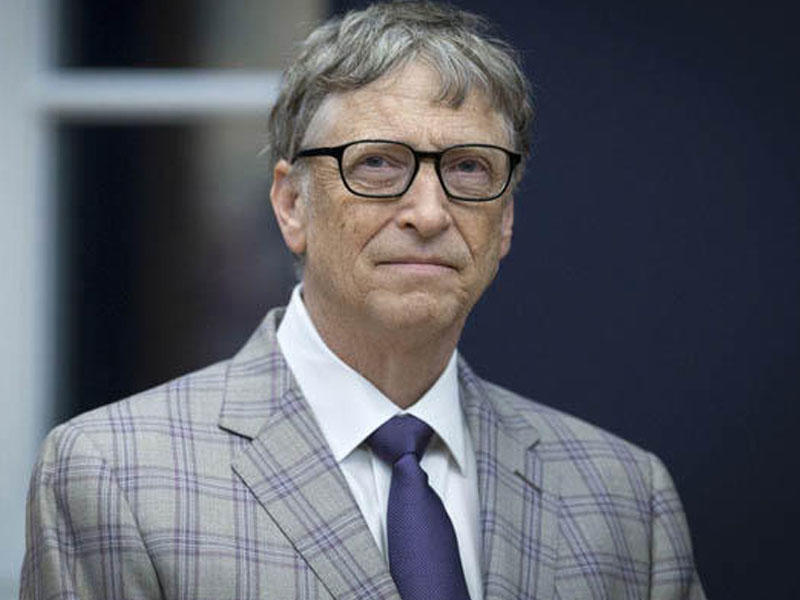 Bill Gates ilk dəfə çip taxmaq iddialarına — CAVAB VERDİ