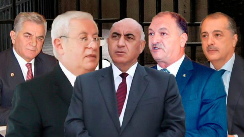 Bir səhvə görə vəzifəsini itirən məmurlar — FOTO