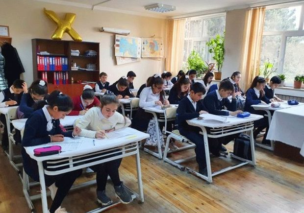 Uşaq bağçaları və məktəblərin açılması üçün ekspertdən TƏKLİF