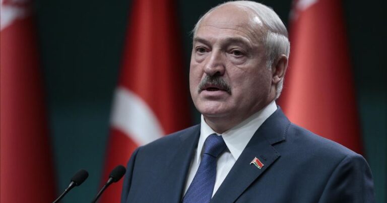 Lukaşenko ölkəni tərk etdi – Onun təyyarəsinin hara uçduğu açıqlandı