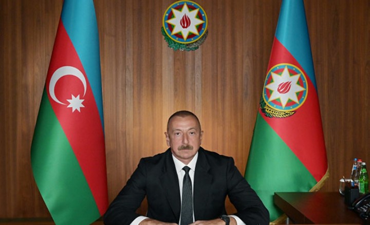 Prezident 1-ci Ordu Korpusunun komandirini təbrik etdi