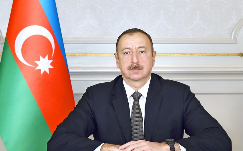 İlham Əliyev Makrondan danışdı: