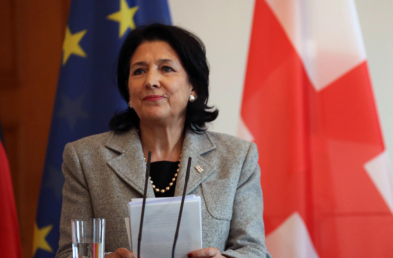Zurabişvili münaqişə tərəfləri ilə danışıqlar aparacaq