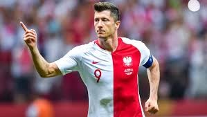 5 il sonra ilk dəfə - Levandovski əvəzləndi