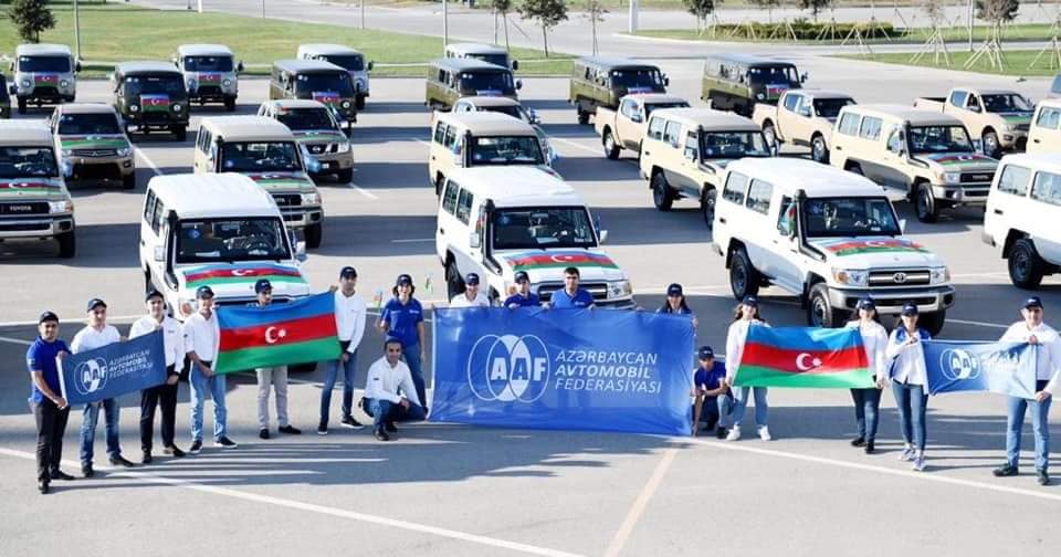Azərbaycan Avtomobil Federasiyası Milli Ordumuza avtomobillər hədiyyə etdi - FOTOLAR
